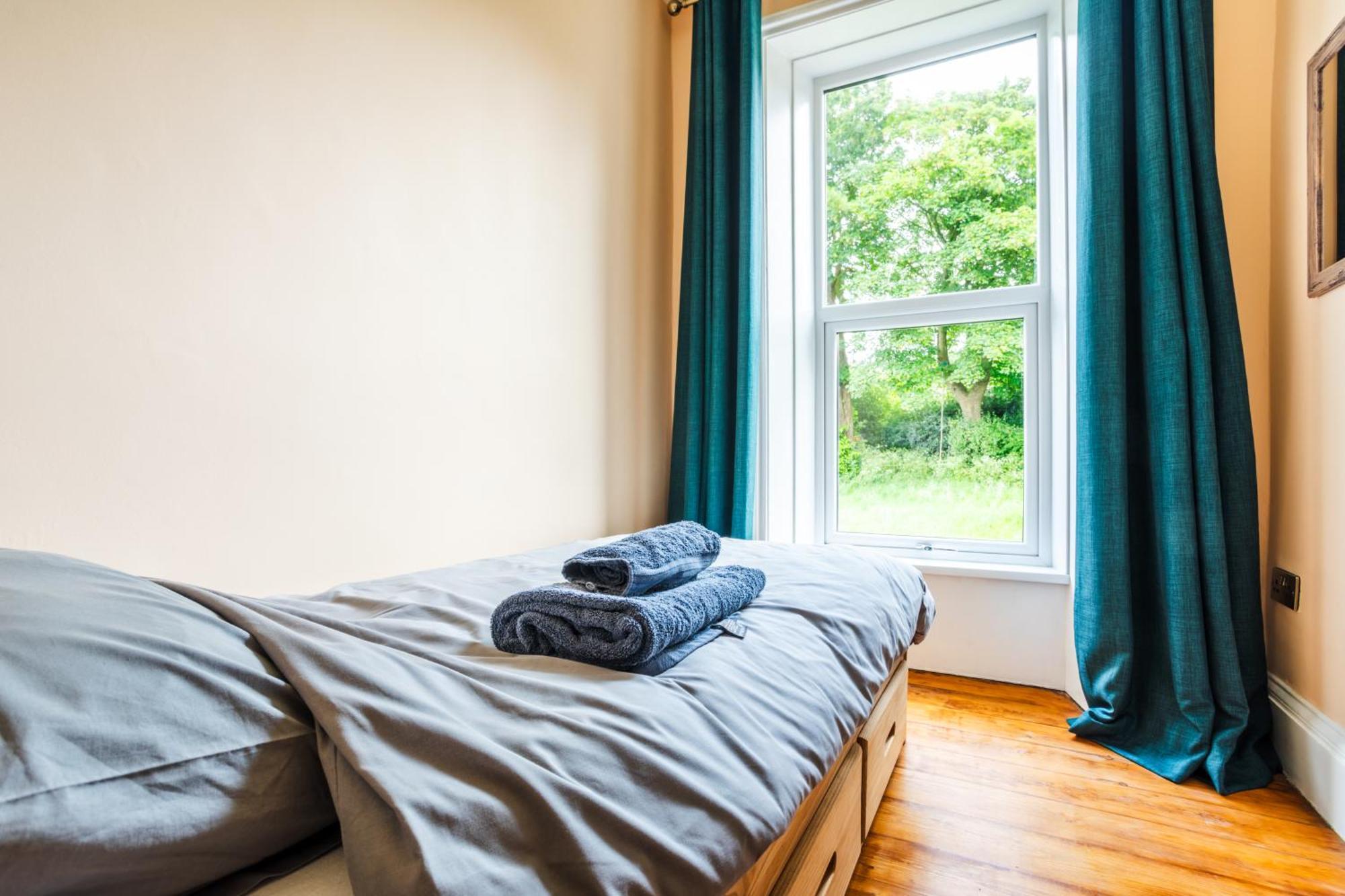 Holmfield House Villa Clayton West Ngoại thất bức ảnh